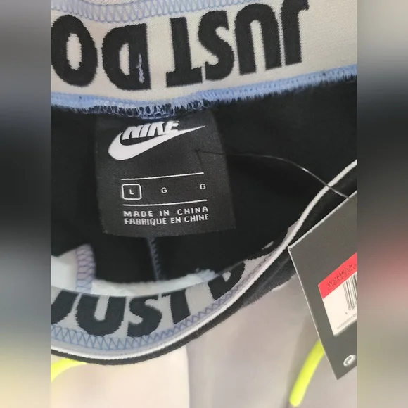 NWT Women's Nike Colorblock Joggers - Sz L - Picture 9 of 11